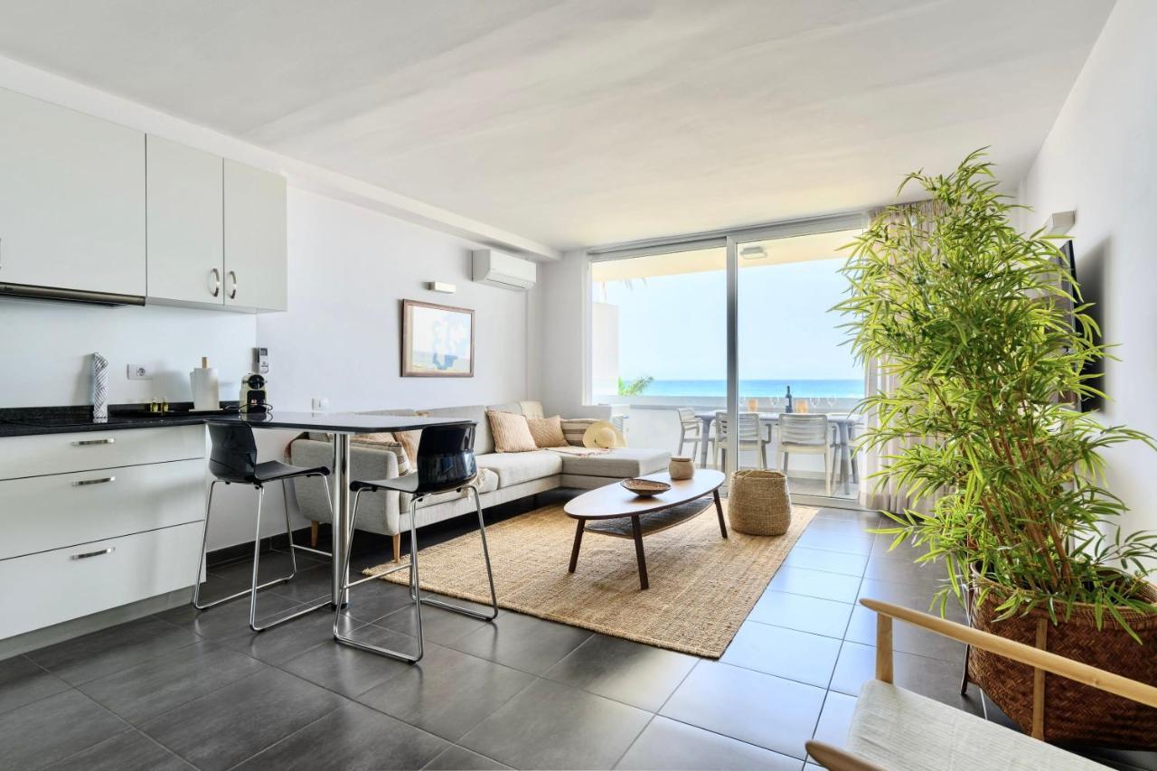 Charming 2 Bedroom Retreat With Beachfront Views San Bartolomé 외부 사진